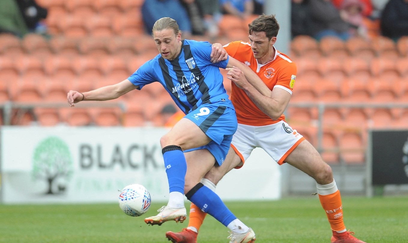 LUCKY88 Blackpool vs Gillingham - Soi kèo bóng đá hôm nay 12/02/2020 - Hạng 3 Anh